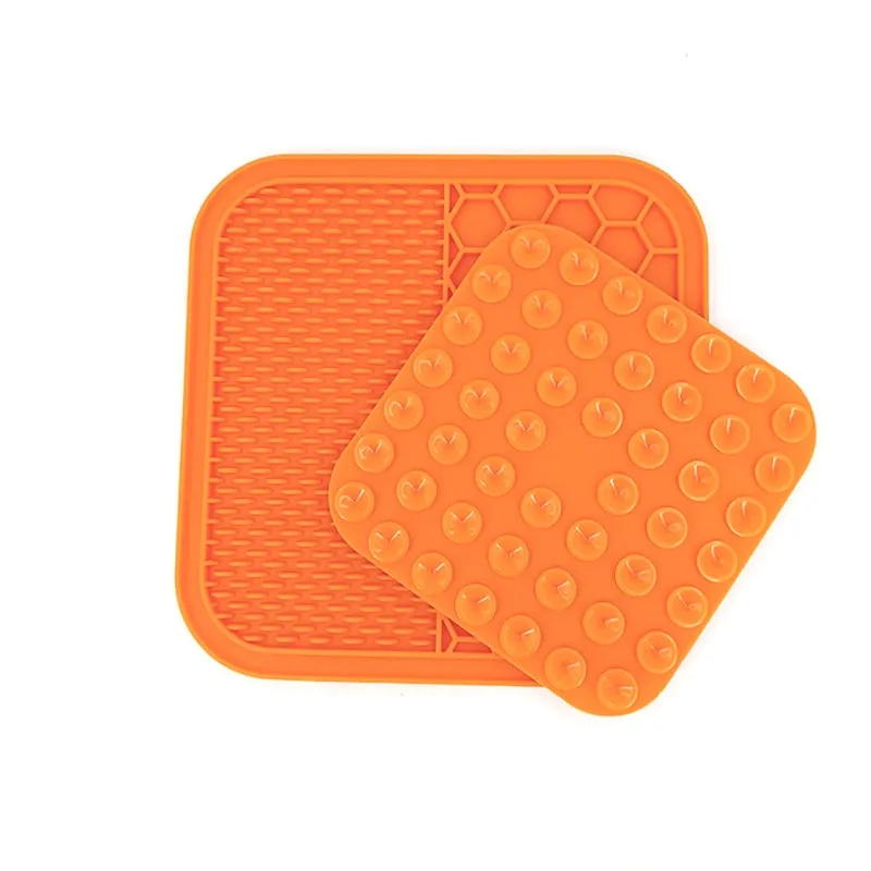 Dach Everywhere™ Pet Licking Mat for slow feeding