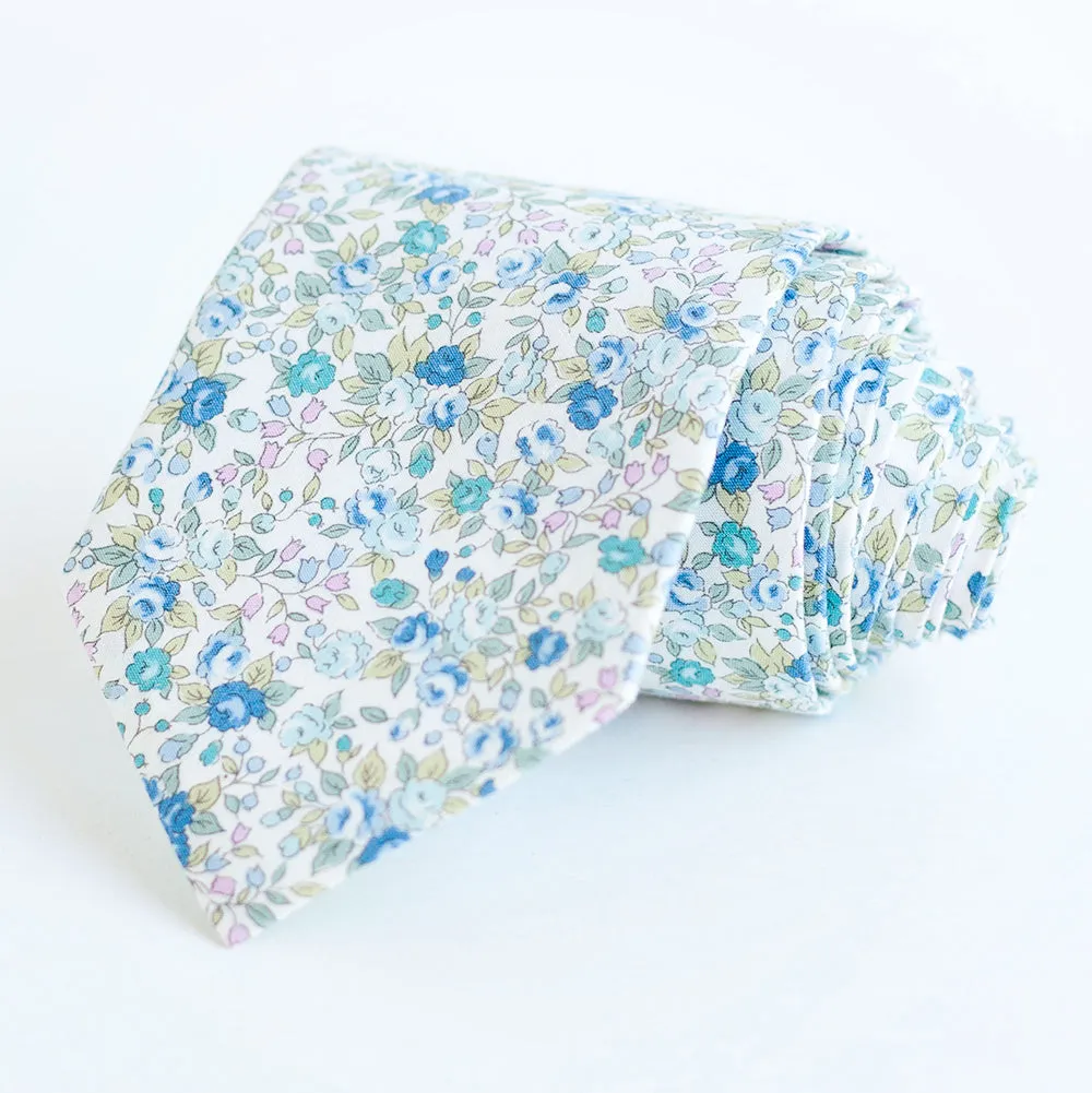 Men's Pre-Tied Bow Tie / Blossoms In Blue