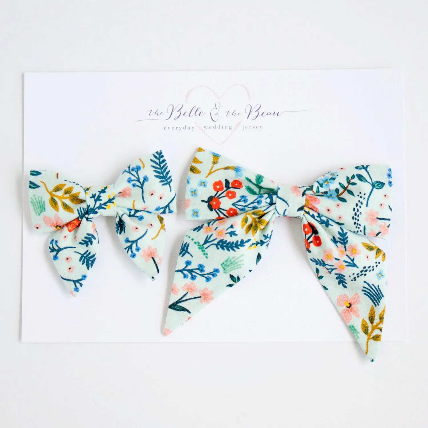 Men's Pre-Tied Bow Tie / Mint Metallic Floral