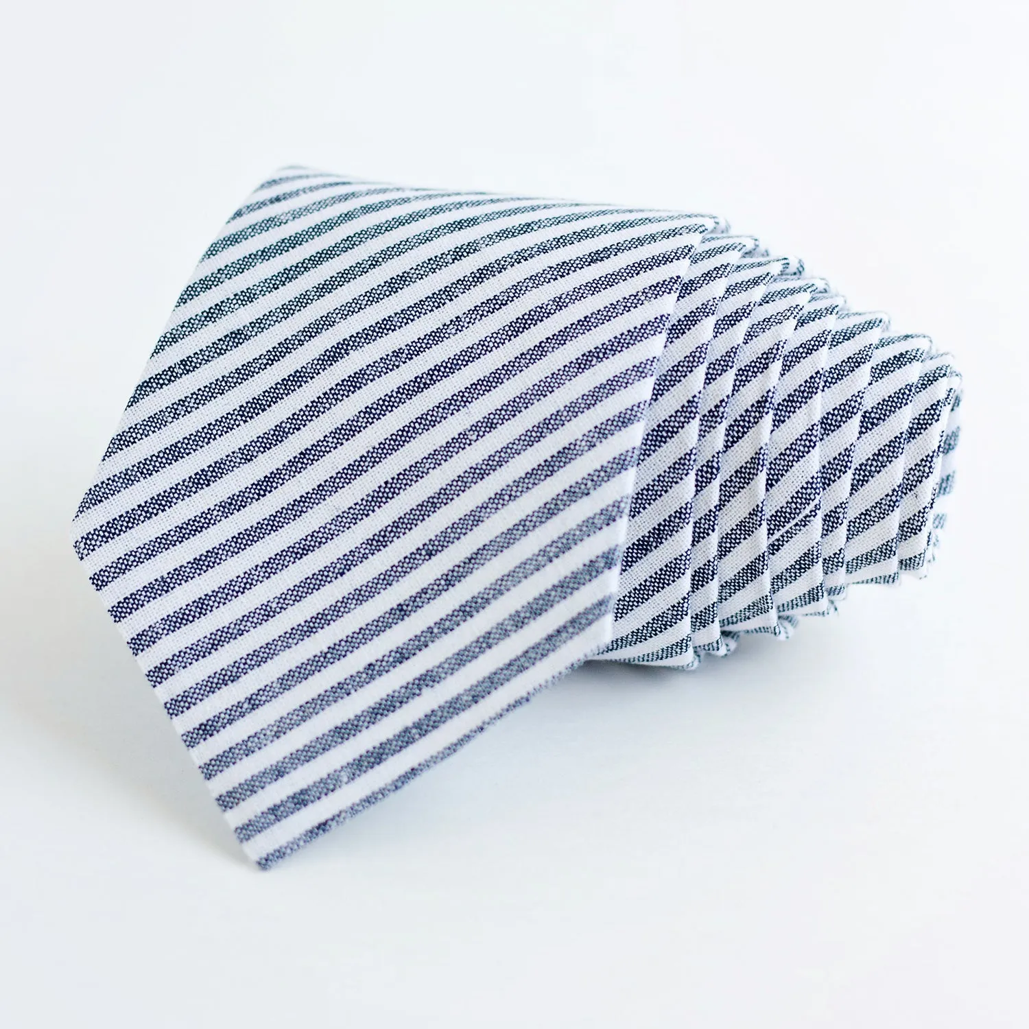 Men's Pre-Tied Bow Tie / Navy Linen Stripe