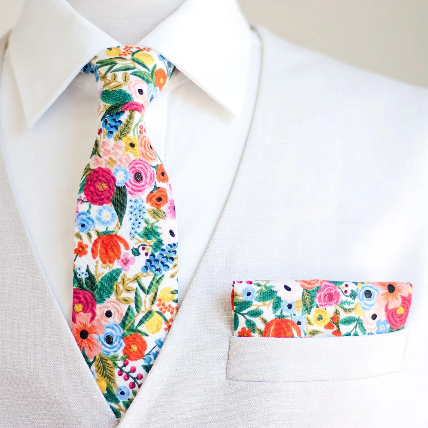 Men's Pre-Tied Bow Tie / Petite Garden Party In Cream