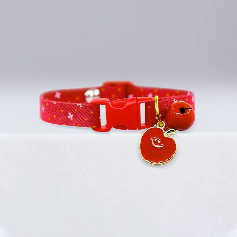 Safe and Adorable Cat Collars with Matching Charms