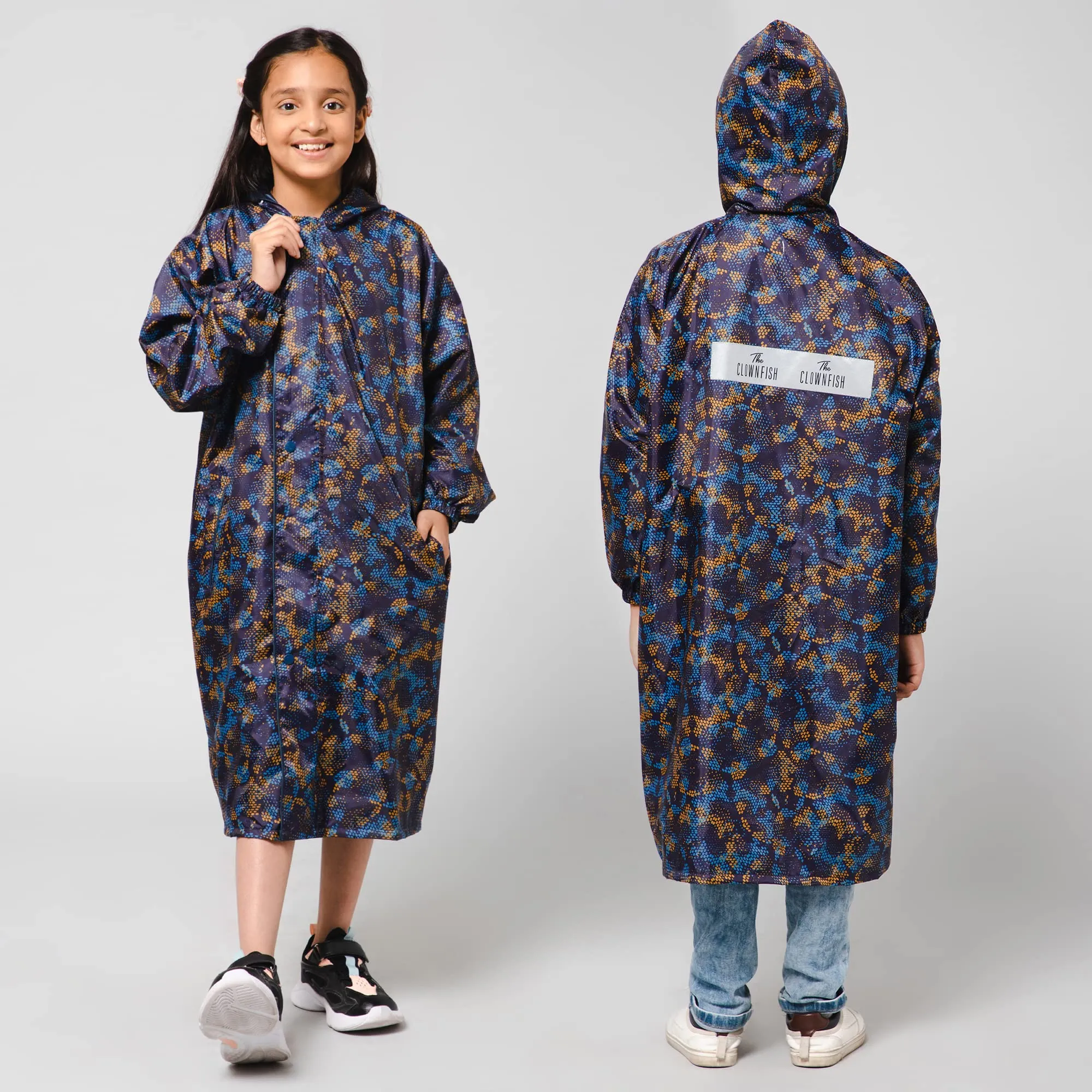 THE CLOWNFISH Drizzle Dot Series Kids Raincoat Waterproof Polyester Double Coating Reversible Longcoat with Hood and Reflector Logo at Back. Printed Plastic Pouch. Kid Age-9-10 years (Bubblegum Pink)